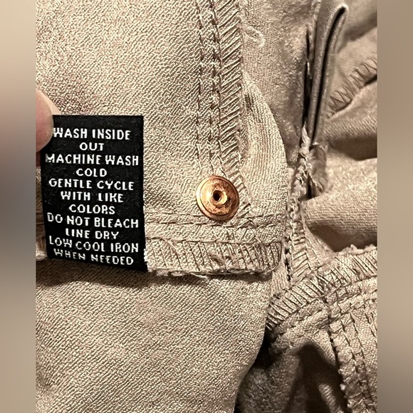 Refuge Women's Mauve High Waisted Button Up and Zipper Shorts Size 0 - Picture 12 of 15